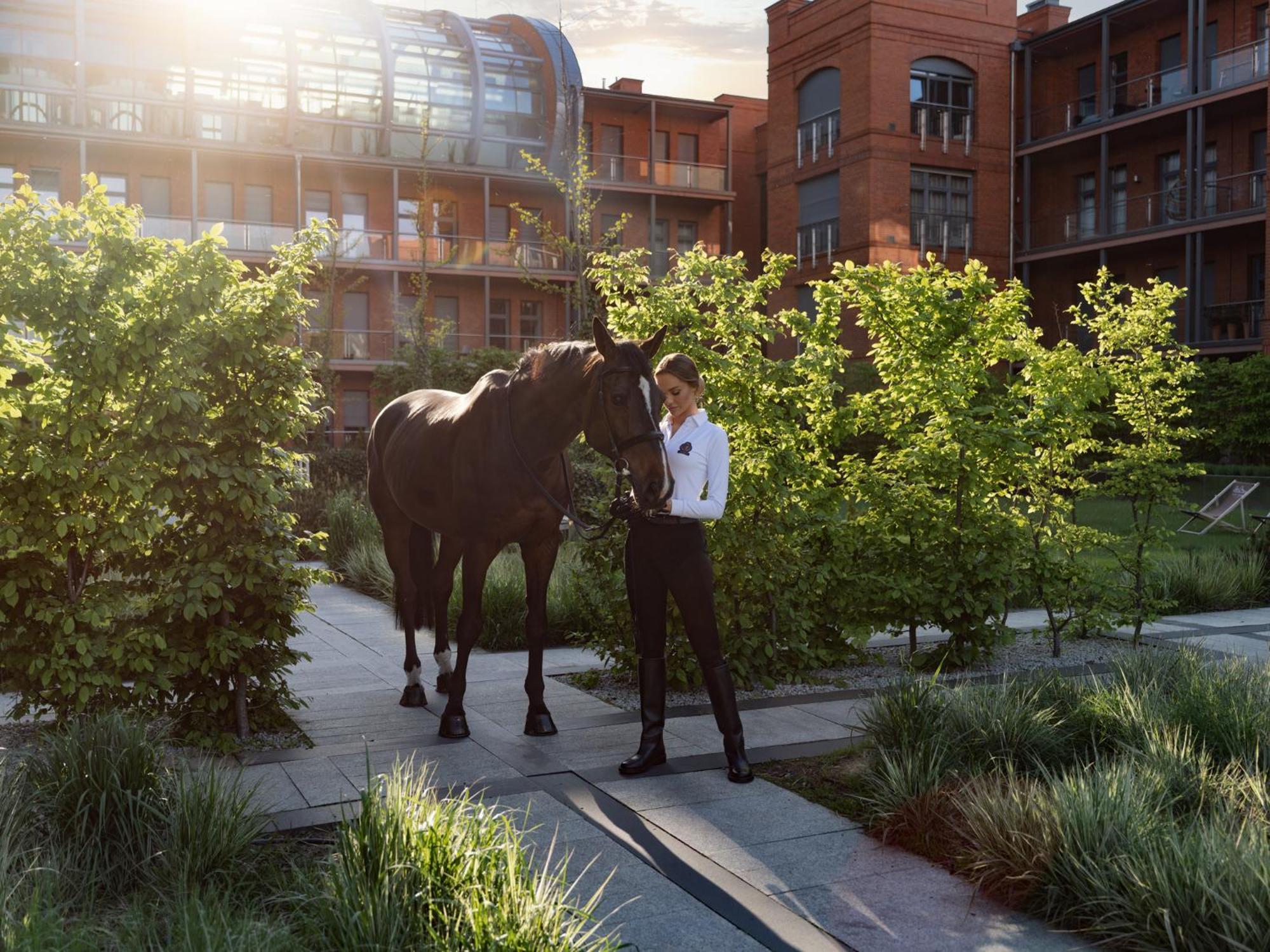 시티 파크 호텔&레지던스 포즈난 외부 사진 The proposed equestrian facilities